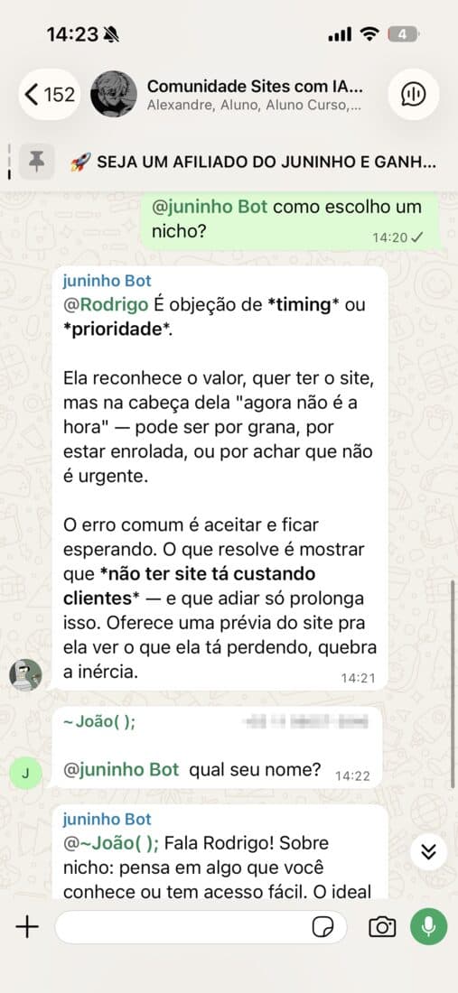 Print do Juninho Bot no grupo de alunos explicando como contornar a objeção de timing de uma cliente